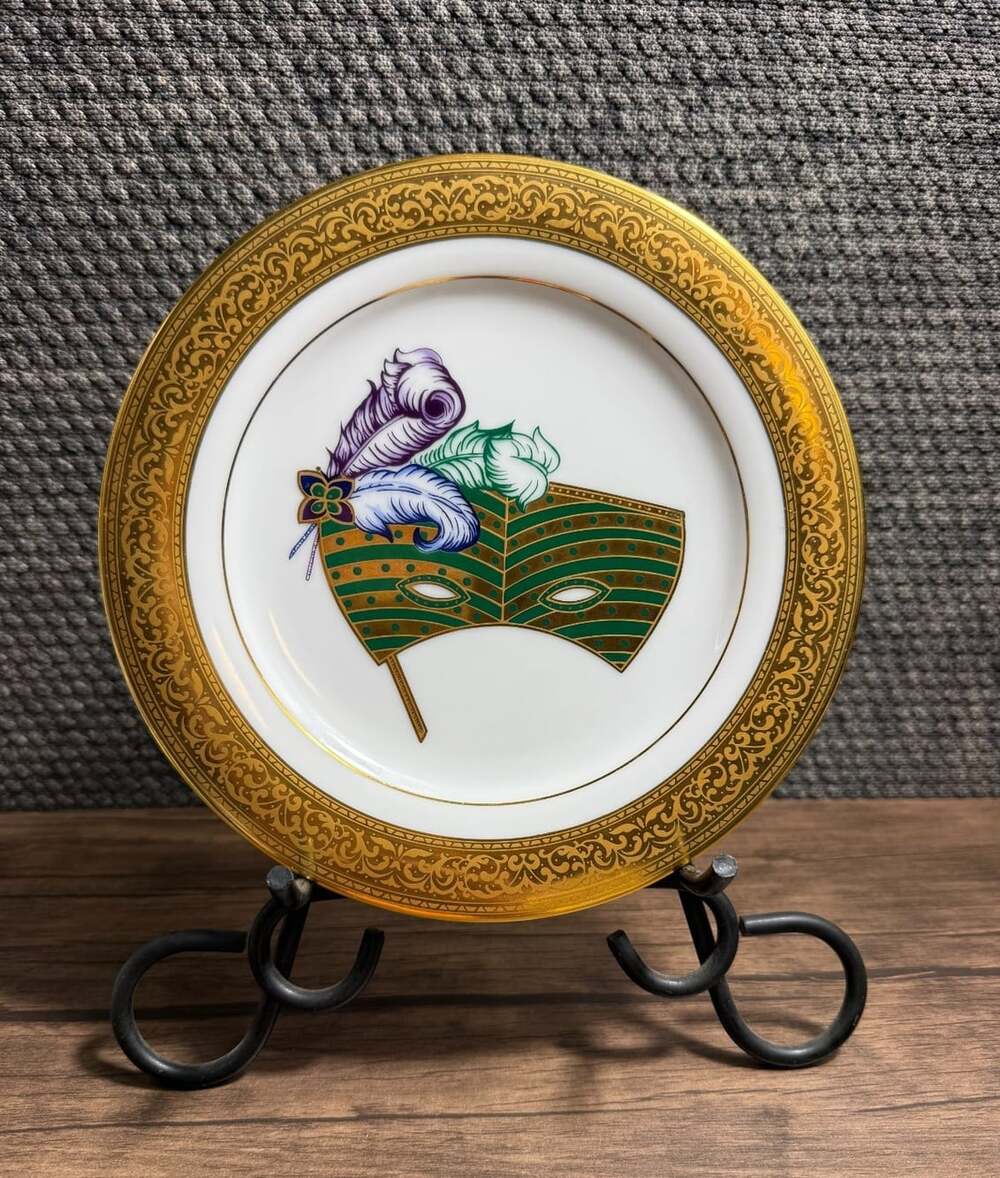 Muirfield New York 9136 Magnificence Mask 8 1/2” Salad Plate Mardi Gras